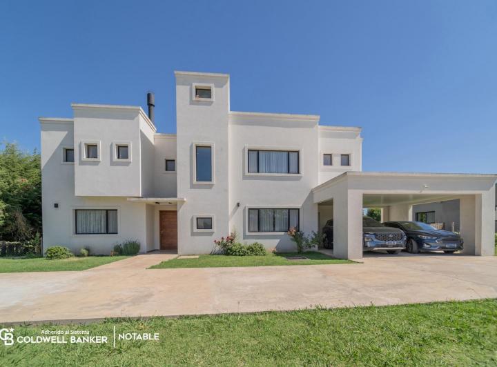 Casa · 270m² · 6 Ambientes · 7 Cocheras