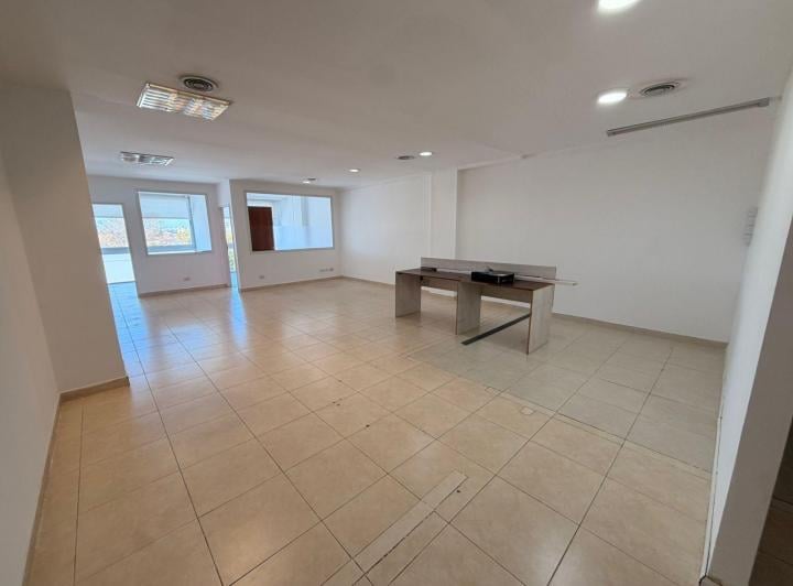 Oficina comercial · 74m²