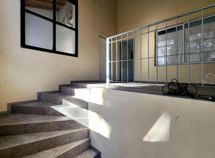 Depósito · 179m²