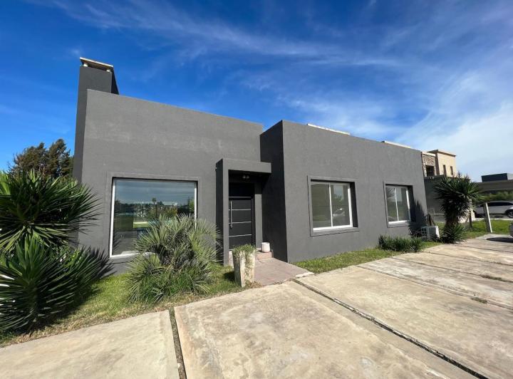 Casa · 150m² · 4 Ambientes · 2 Cocheras