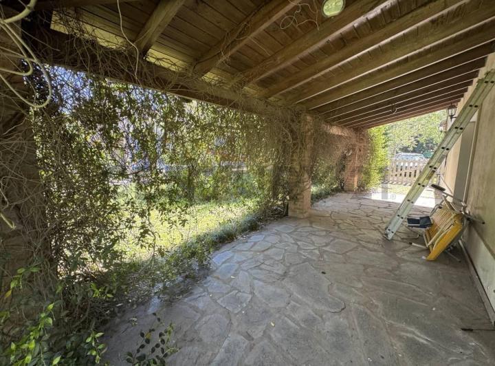 Casa · 180m² · 4 Ambientes · 2 Cocheras