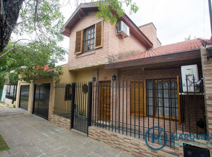 Casa · 200m² · 4 Ambientes · 2 Cocheras