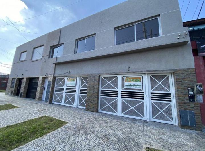 Casa · 102m² · 4 Ambientes · 1 Cochera