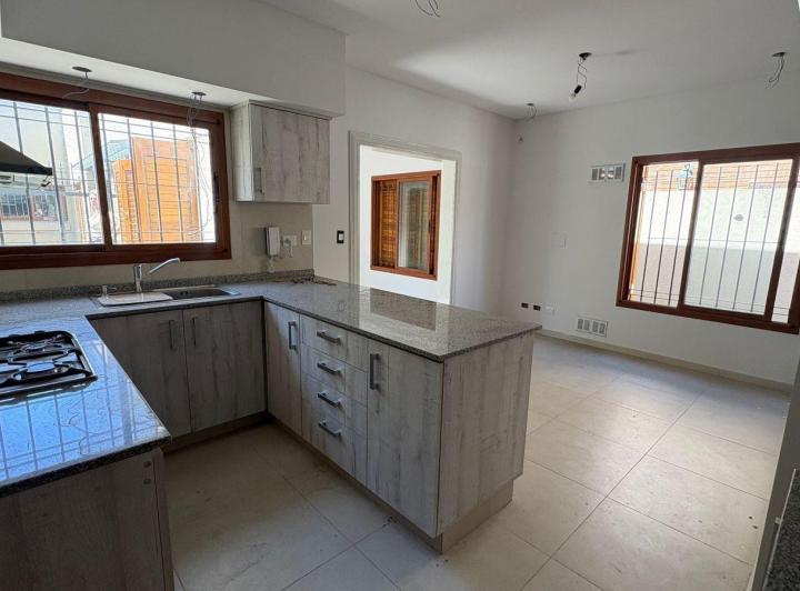 Casa · 81m² · 3 Ambientes · 1 Cochera