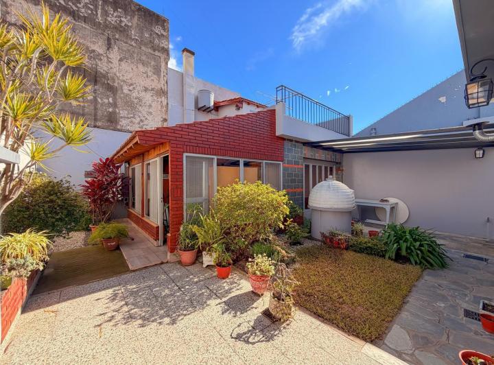 Casa · 140m² · 3 Ambientes · 3 Cocheras