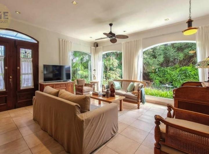 Casa · 195m² · 7 Ambientes · 1 Cochera