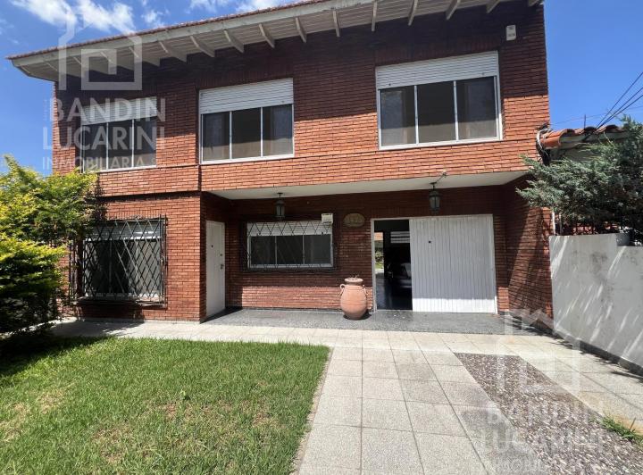 Casa · 173m² · 4 Ambientes · 2 Cocheras