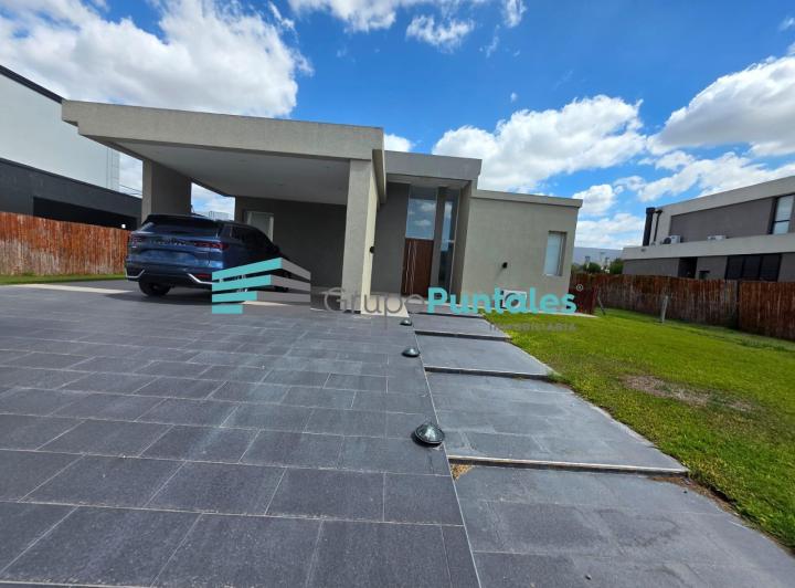 Casa · 180m² · 4 Ambientes · 2 Cocheras