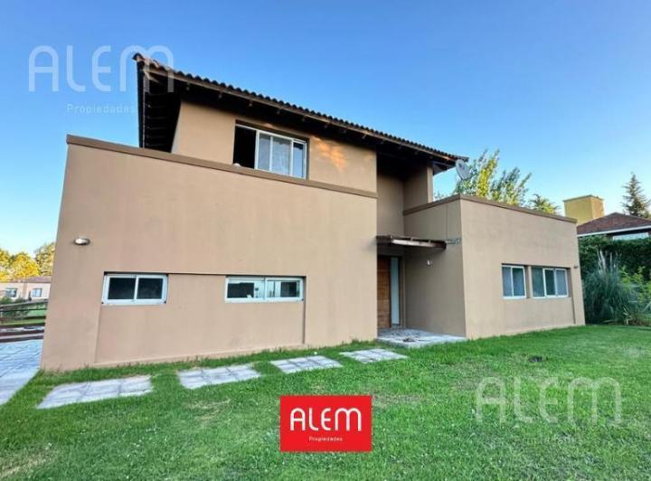 Casa · 170m² · 4 Ambientes · 1 Cochera