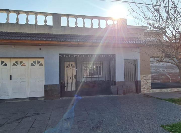 Casa · 105m² · 3 Ambientes · 1 Cochera