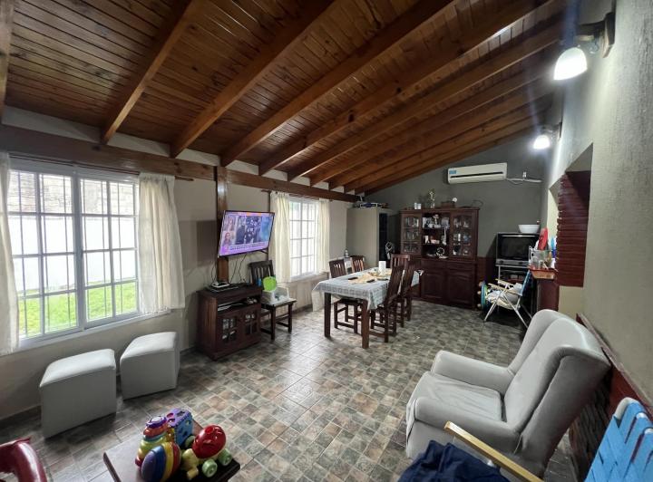 Casa · 69m² · 2 Dormitorios · 1 Cochera