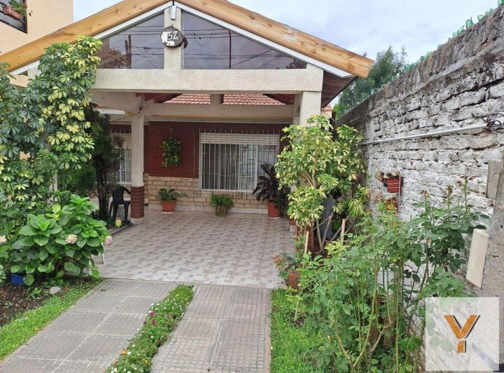 Casa · 160m² · 3 Ambientes · 1 Cochera