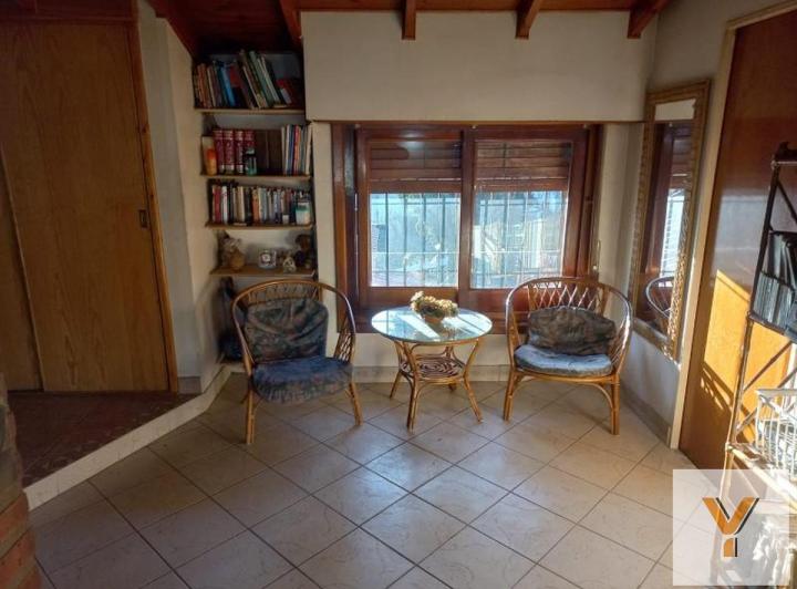Casa · 217m² · 4 Ambientes · 2 Cocheras