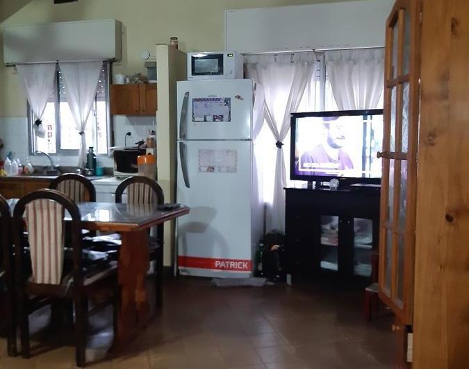 Casa · 80m² · 5 Ambientes · 2 Cocheras