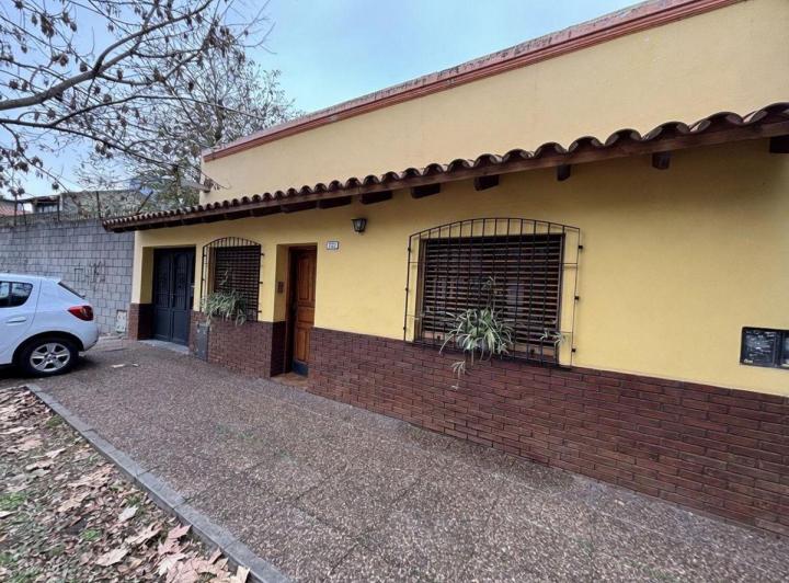 Casa · 130m² · 4 Ambientes · 1 Cochera