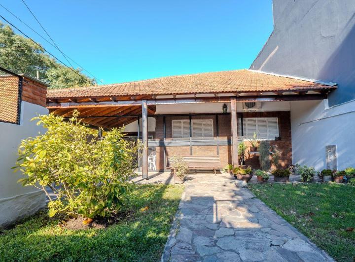 Casa · 150m² · 2 Ambientes · 2 Cocheras
