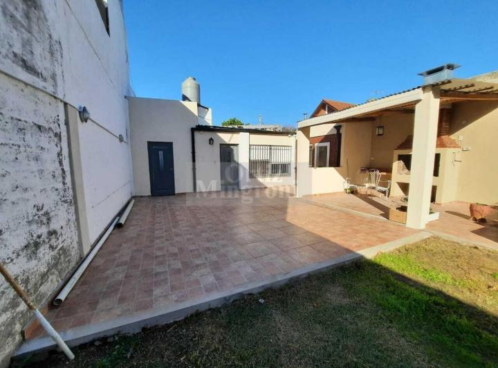 Casa · 100m² · 4 Ambientes · 1 Cochera