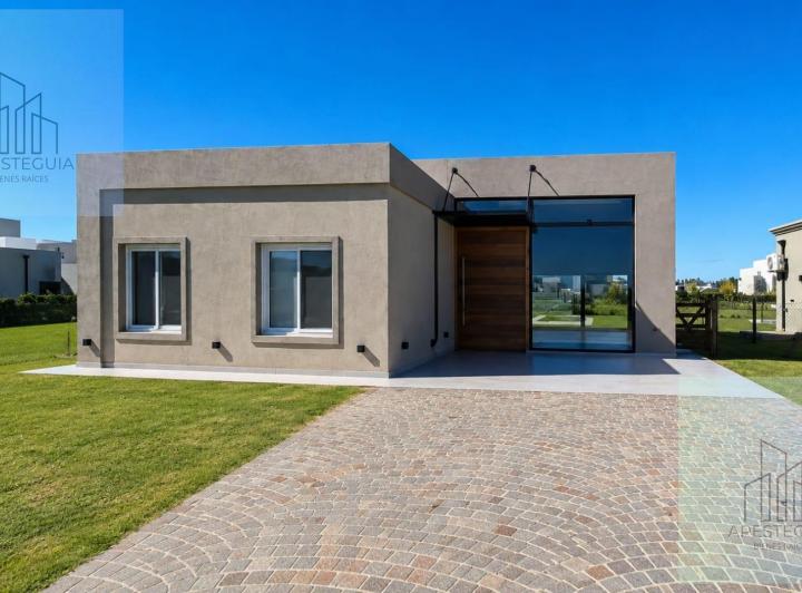 Casa · 650m² · 4 Ambientes