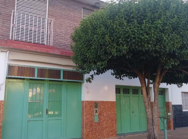 Casa · 300m² · 10 Ambientes · 1 Cochera