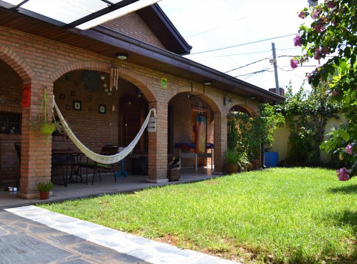 Casa · 220m² · 4 Ambientes · 3 Cocheras
