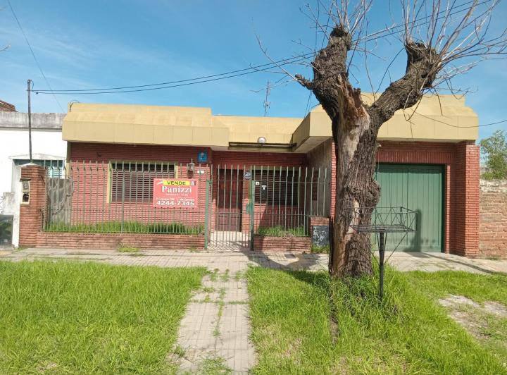 Casa · 88m² · 3 Ambientes · 2 Cocheras