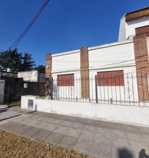 Casa · 100m² · 3 Ambientes · 1 Cochera