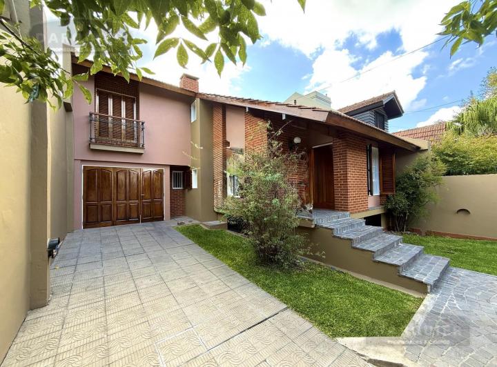 Casa · 200m² · 4 Ambientes · 2 Cocheras