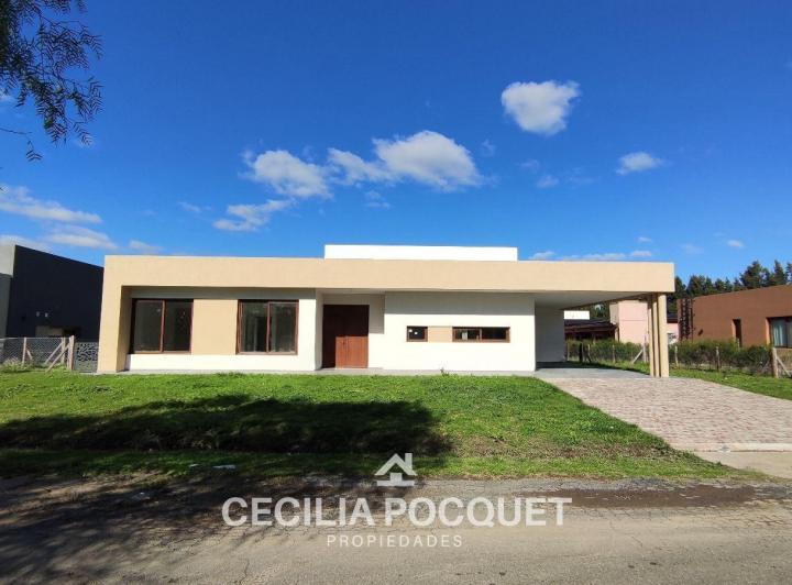 Casa · 206m² · 4 Ambientes · 2 Cocheras