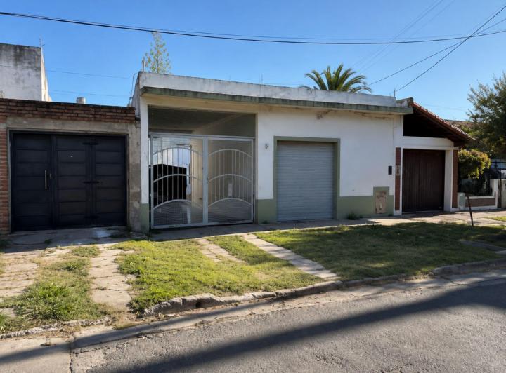 Casa · 117m² · 4 Ambientes · 2 Cocheras
