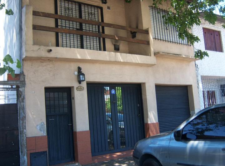 Casa · 80m² · 4 Ambientes · 2 Cocheras