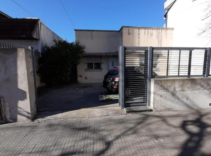 Casa · 95m² · 4 Ambientes · 1 Cochera