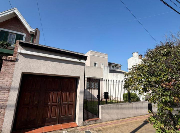 Casa · 171m² · 5 Ambientes · 2 Cocheras