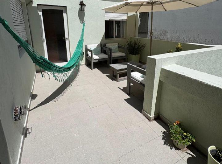 Casa · 160m² · 8 Ambientes · 1 Cochera