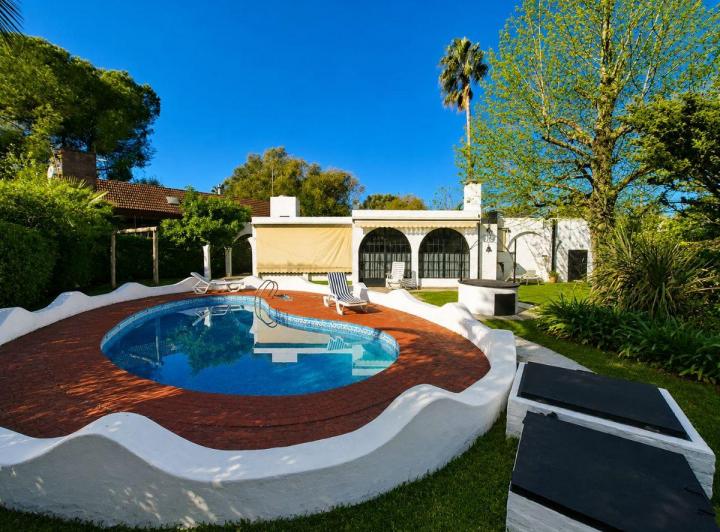 Casa · 140m² · 4 Ambientes · 1 Cochera