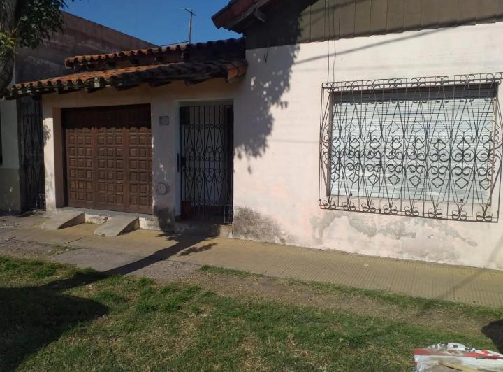 Casa · 90m² · 4 Ambientes · 1 Cochera