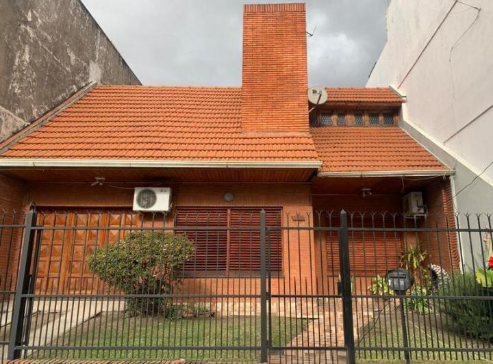 Casa · 105m² · 5 Ambientes · 1 Cochera