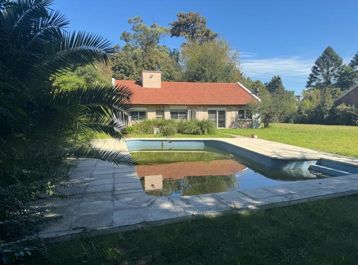 Casa · 160m² · 5 Ambientes · 1 Cochera
