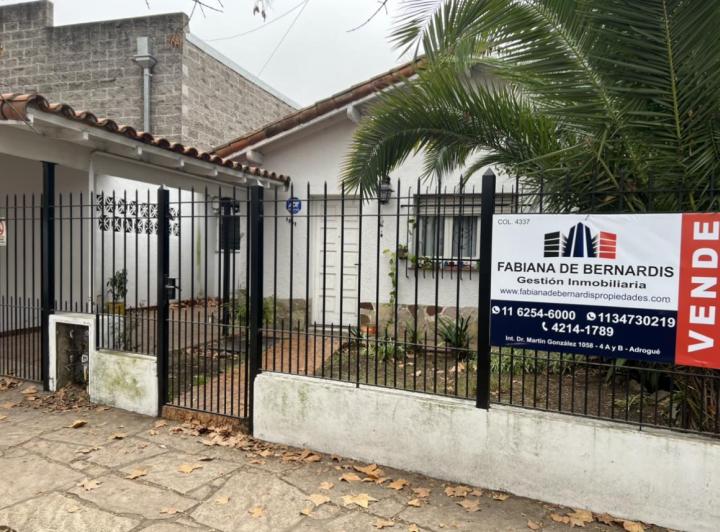 Casa · 470m² · 3 Ambientes · 1 Cochera