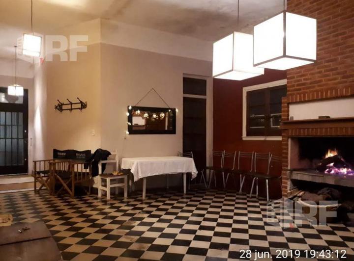 Casa · 200m² · 4 Ambientes · 3 Cocheras