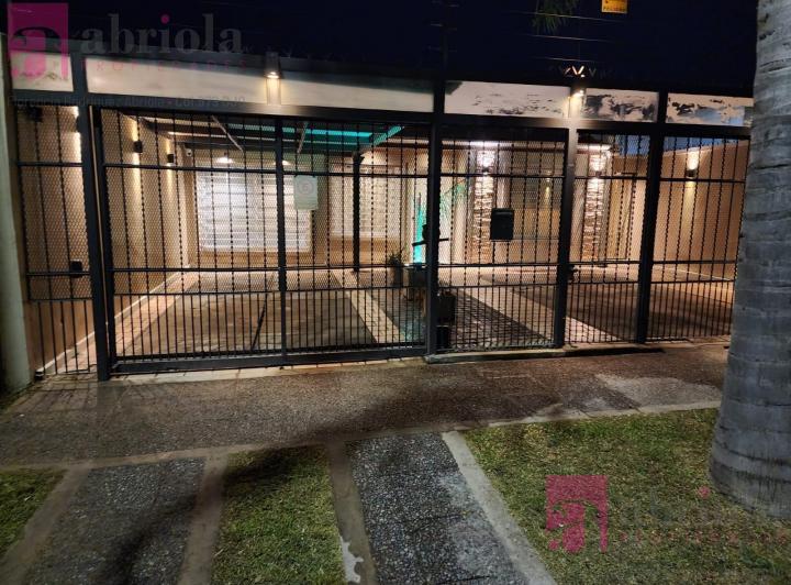 Casa · 120m² · 6 Ambientes · 2 Cocheras