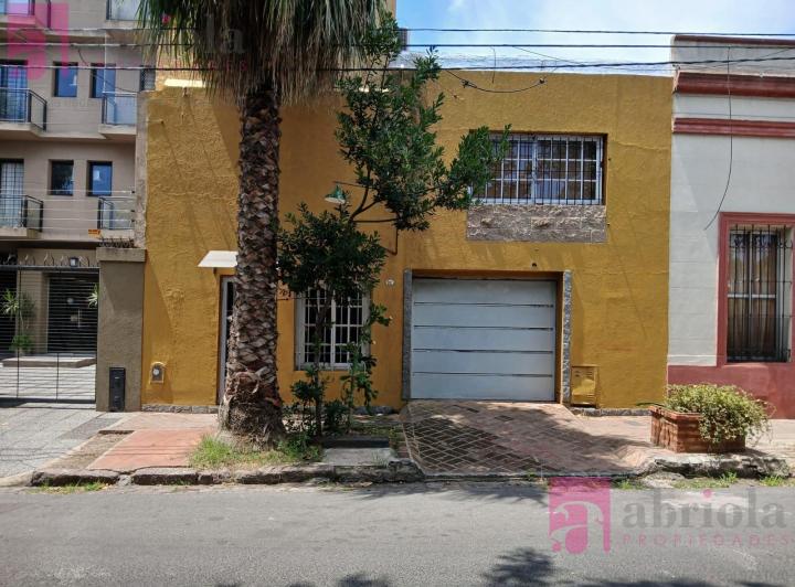 Casa · 140m² · 4 Ambientes · 1 Cochera