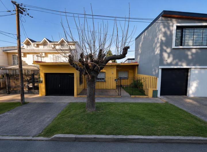 Casa · 160m² · 3 Ambientes · 1 Cochera