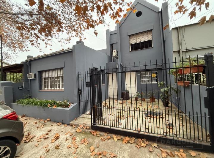 Casa · 161m² · 3 Dormitorios · 2 Cocheras