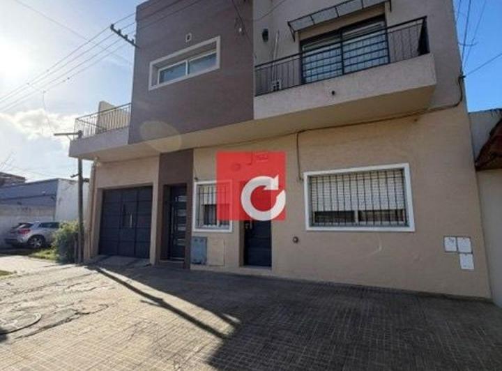 Casa · 121m² · 3 Ambientes · 3 Cocheras
