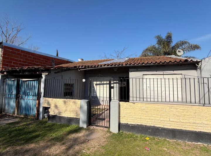Casa · 100m² · 4 Ambientes · 2 Cocheras