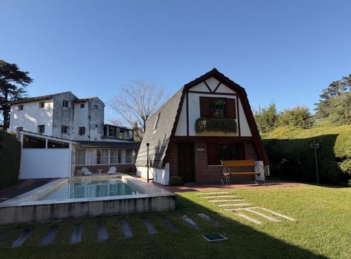 Casa · 155m² · 3 Ambientes · 2 Cocheras