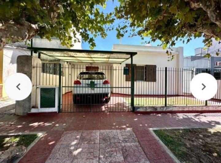 Casa · 90m² · 4 Ambientes · 1 Cochera