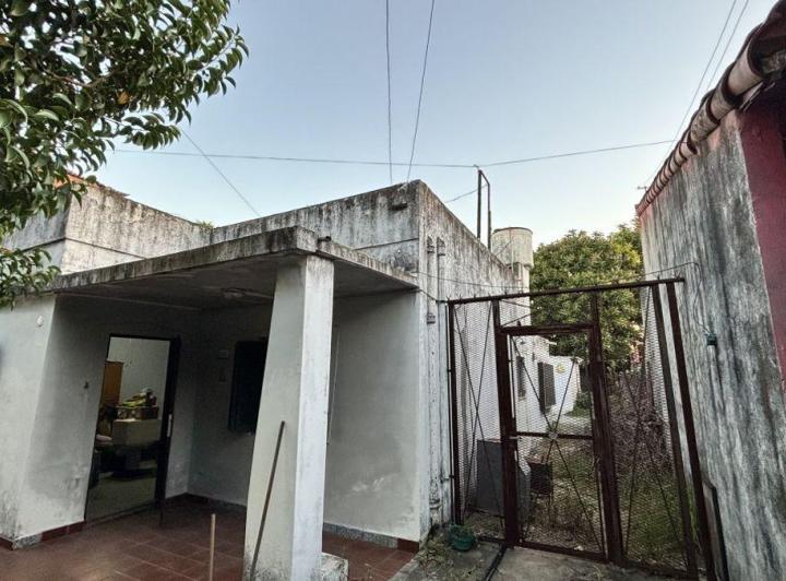 Casa · 300m² · 3 Ambientes · 1 Cochera