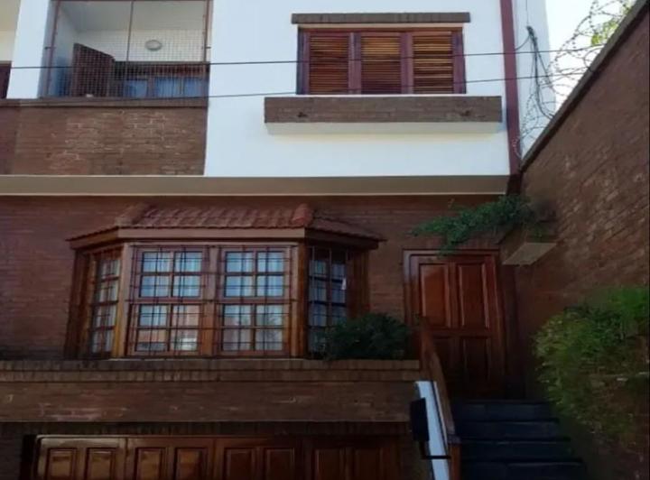 Casa · 229m² · 4 Ambientes · 1 Cochera