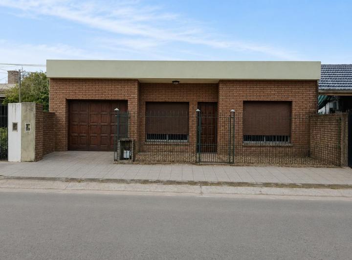 Casa · 95m² · 4 Ambientes · 1 Cochera